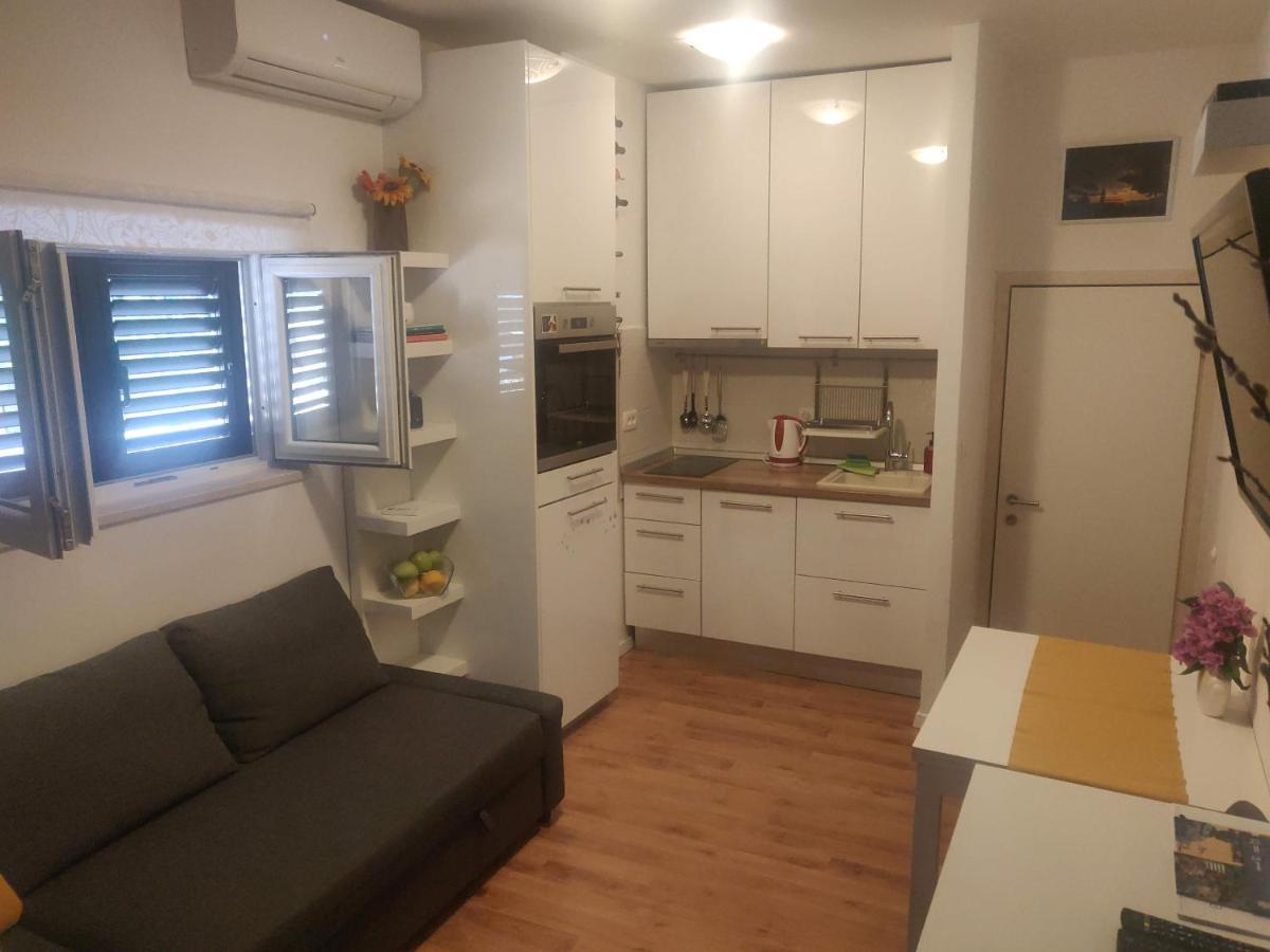 Apartments Bepa Макарска Екстериор снимка