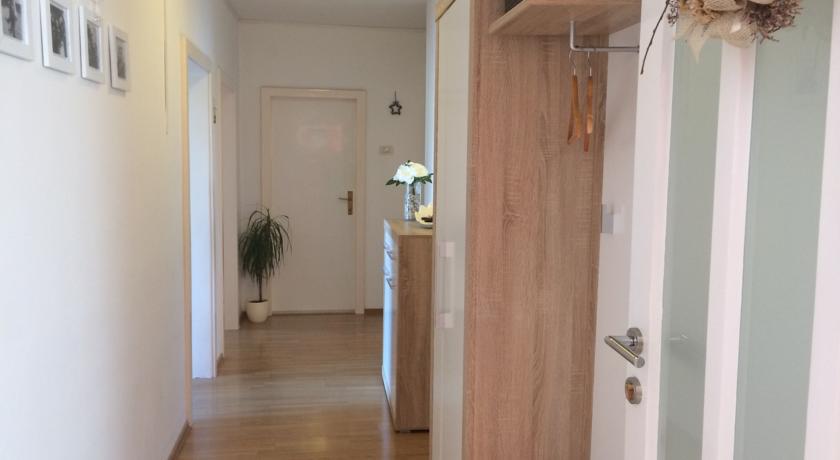 Apartments Bepa Макарска Стая снимка