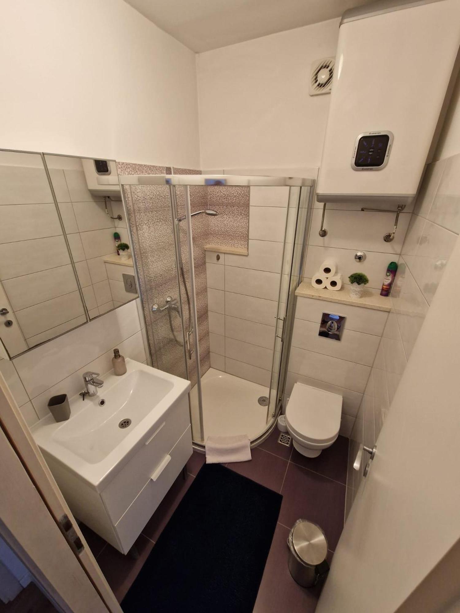 Apartments Bepa Макарска Екстериор снимка