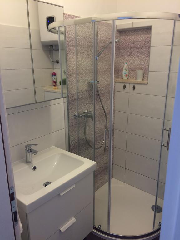 Apartments Bepa Макарска Екстериор снимка